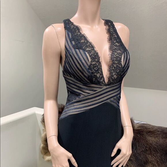 Black Plunge Neck Sleeveless Prom Gown - Picture 9 of 10